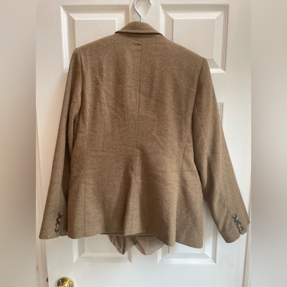 Ralph Lauren Wool Blazer :says Large but realistically it’s more like a 10/12. - Picture 7 of 10